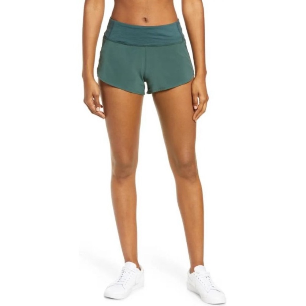 Outdoor Voices Exercise Short 2.5in in Evergreen
